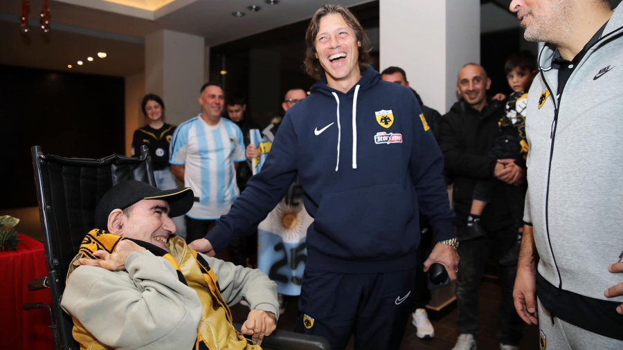 Κάτι περισσότερο από ένα... άθλημα: Ο Αλμέιδα έκανε πράξη το «όνειρο» ενός φίλου της ΑΕΚ στις Σέρρες!