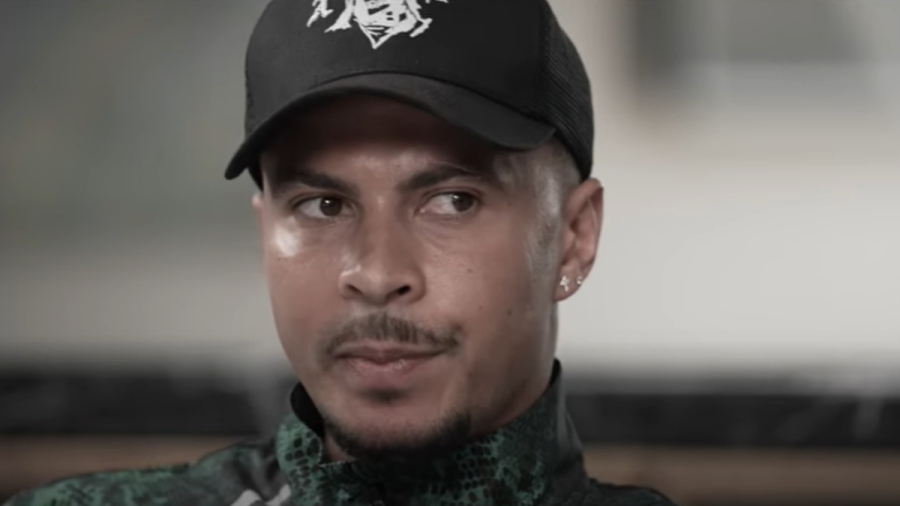 Συγκλονίζει ο Ντέλε Άλι: «Στα 6 μου παρενοχλήθηκα από φίλο της μητέρας μου, στα 8 διακινούσα ναρκωτικά»