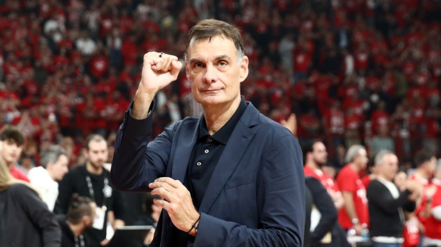 Ιστορική πρωτιά για τον Γιώργο Μπαρτζώκα στον πάγκο του Ολυμπιακού!