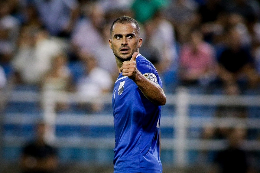 Super League: Ο Λουκάς Βύντρα νικά τον χρόνο και γράφει ιστορία!