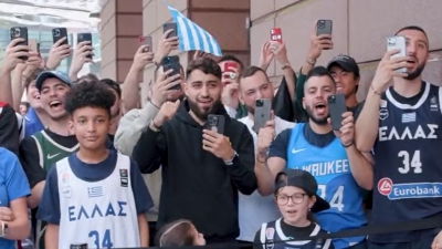 Ελληνική υποδοχή για τον Γιάννη Αντετοκούνμπο πριν το Game 7! (video)