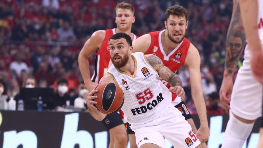 Τζέιμς: «Συγχαρητήρια στον Ολυμπιακό και καλή τύχη στο Final 4»