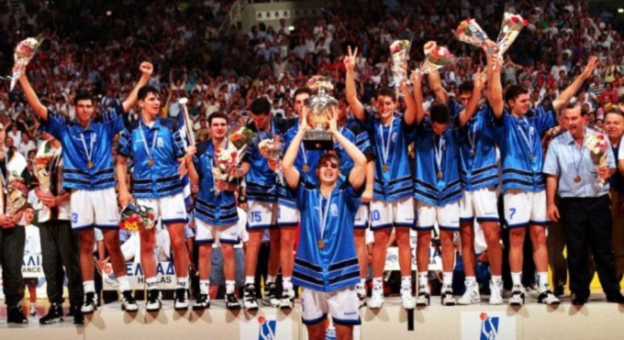Η «χρυσή» εθνική εφήβων της Ελλάδας που έφτασε στην κορυφή του κόσμου