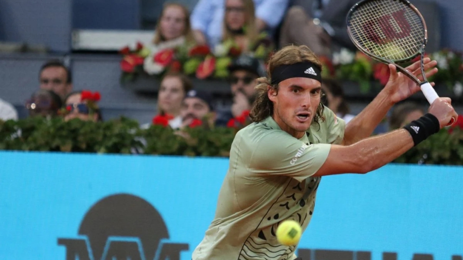 Roland Garros: Δύσκολη πρόκριση για τον Τσιτσιπά κόντρα στην... έκπληξη του τουρνουά και τη betshop.gr!