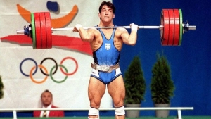 «Για την Ελλάδα»: Η μέρα στη Βαρκελώνη που ο Πύρρος Δήμας συστήθηκε στο παγκόσμιο κοινό της άρσης βαρών! (video)