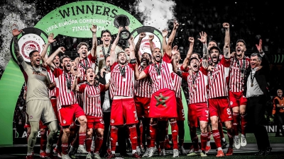 «Στον Όλυμπο του ποδοσφαίρου»: Πώς υποδέχθηκαν τα κορυφαία ΜΜΕ του πλανήτη, το έπος του Ολυμπιακού!