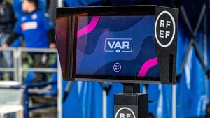 UEFA και Ροσέτι θέλουν την μείωση του VAR στους αγώνες