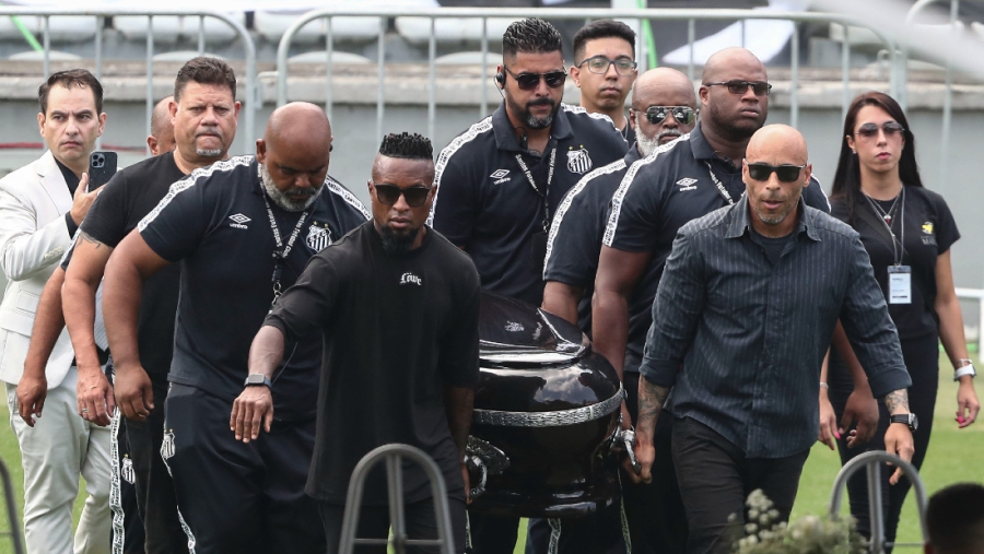 Live streaming το λαϊκό προσκύνημα των Βραζιλιάνων στον Πελέ (video)