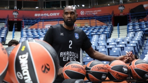 Ο Κρις Σίνγκλετον στο BN Sports: «Έχω ένα έξτρα κίνητρο όταν αγωνίζομαι απέναντι στον Ολυμπιακό» (video)