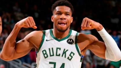 Μπακς – Γουίζαρντς 112-98: Ο Γιάννης Αντετοκούνμπο έκανε triple double κι έγραψε ιστορία ξεπερνώντας τον Μάικλ Τζόρνταν! (video)