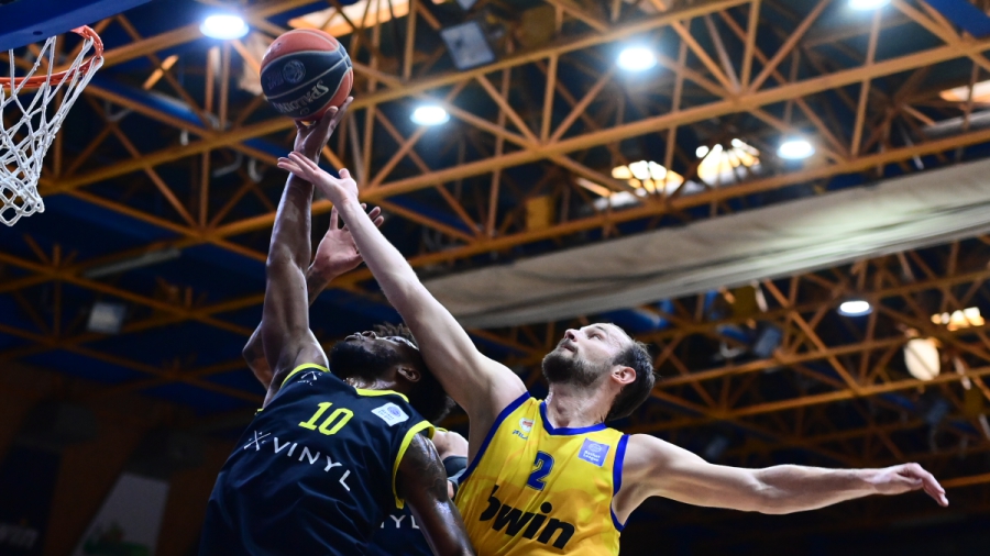 Περιστέρι – Λαύριο 77-66 : Δια «χειρός» Μπίλαν η νίκη για τους Περιστεριώτες