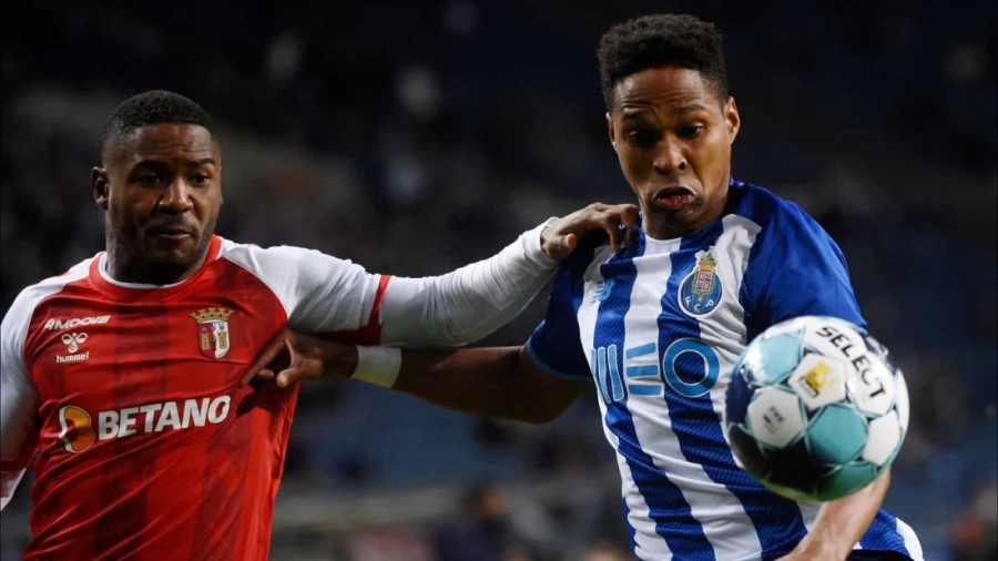 Το αμφίσκορο μπαίνει σε πρώτο πλάνο