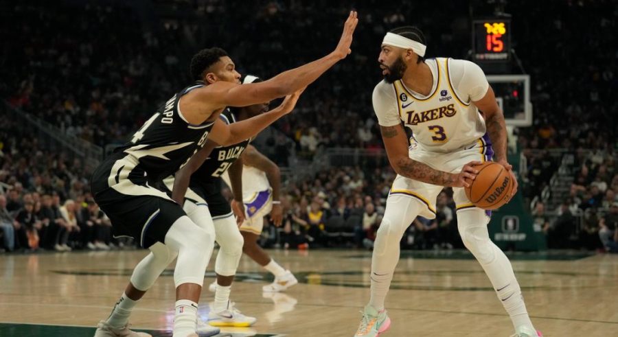 Μπακς - Λέικερς 129-133: Τρομερός Γιάννης «έπεσε» πάνω σε... Ντέιβις και ΛεΜπρόν (vid)