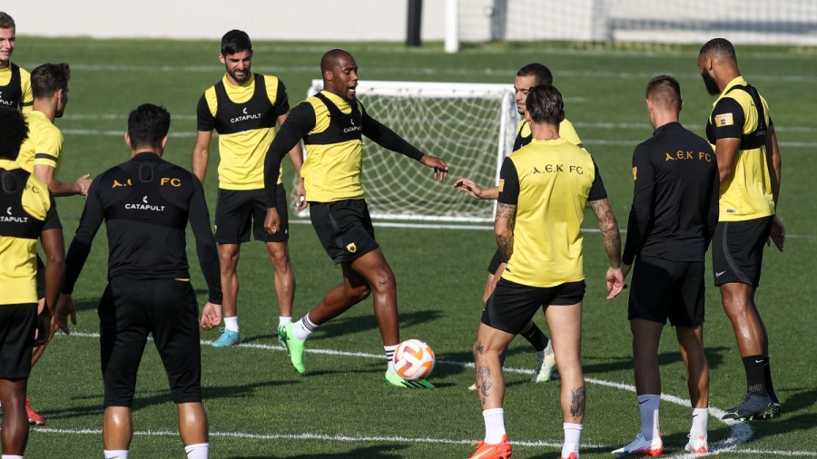 ΑΕΚ: Στη βασική τετράδα της άμυνας ο Σιντιμπέ
