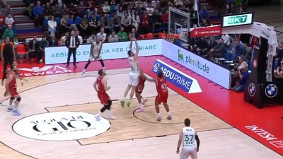 Μιλάνο – Παναθηναϊκός: Ο Παπαγιάννης… πέταξε πάνω από τον Χάινς! (video)