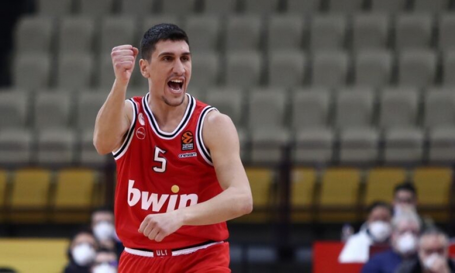 Λαρεντζάκης: «Ό,τι έχουμε καταφέρει μέχρι τώρα το πετύχαμε μαζί τον κόσμο»