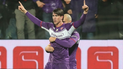 Ντούσαν Βλάχοβιτς: Με τα 27 γκολ του φέτος, «ξεσκόνισε» ρεκόρ 51 χρόνων και έπεται συνέχεια!