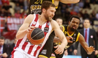 «Υπογράφει στην ΑΕΚ ο Στρέλνιεκς»