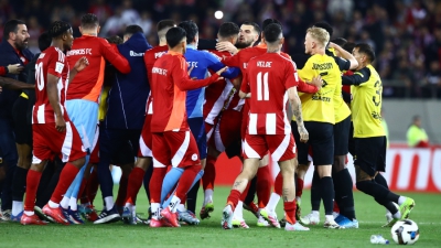 Βαριές ποινές για τα επεισόδια στο Ολυμπιακός-ΑΕΚ: Τρεις αγωνιστικές σε Μουκουντί, Μαρσιάλ, Κάρμο, Πασχαλάκη