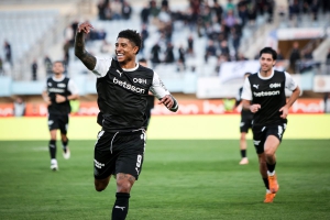 «ΟΦάρα» για φίλημα: Το καμίνι της οκτάδας ξαναζεί στο Ηράκλειο - Stop στο αήττητο τρένο του Λεβαδειακού!