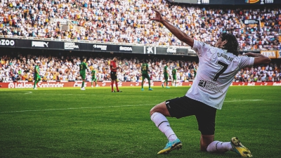 Έντισον Καβάνι: Ο πέμπτος Λατινοαμερικάνος που έχει σκοράρει και στα τέσσερα κορυφαία πρωταθλήματα! (video)