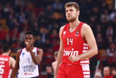 Έβρεχε λόγω… Μπάρμπαρα στο κλειστό του Λαυρίου και αναβλήθηκε ο αγώνας με τον Ολυμπιακό