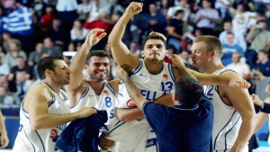 Ευρωμπάσκετ 2003: Όταν ο Χαρίσης μπήκε από το… παράθυρο στην αποστολή και «σκότωσε» τους Κροάτες (video)