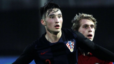 ΟΦΗ: Ταξιδεύει για Ολλανδία και παίρνει μαζί νεαρό Κροάτη για δοκιμή!