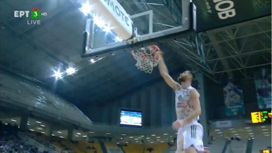 Παπαγιάννης: Το highlight της βραδιάς που κατέληξε σε... blooper! (video)