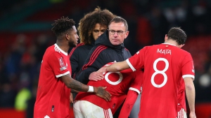 Φάκελος Μάντσεστερ Γιουνάιτεντ: Ομάδα φτιαγμένη από πέντε προπονητές υπό τις οδηγίες ενός έκτου (video)