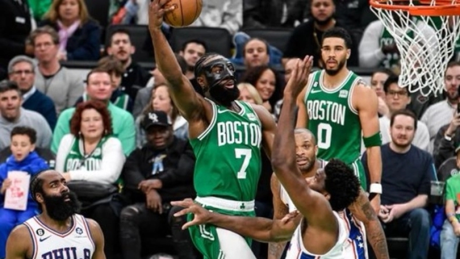 Εκπληκτικοί οι Σέλτικς, «διέλυσαν» τους Σίξερς με 121-87 και έκαναν το 1-1! (video)