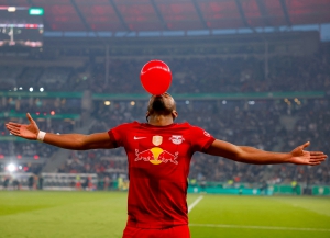 Λειψία – Άιντραχτ Φρανκφούρτης 2-0: Με τύχη και υπομονή οι «ταύροι» σήκωσαν το κύπελλο