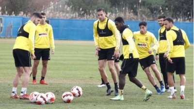 Άρης: Με το βλέμμα στον ΠΑΣ, πρόγραμμα θεραπείας για Ντουκουρέ