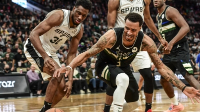 NBA: Ήττα των Μπακς από τους Σπερς εν απουσία Αντετοκούνμπο,δεύτερη στη σεζόν για τα «ελάφια» (video)