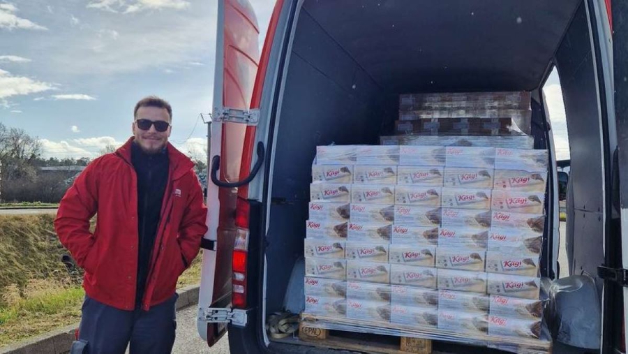 Το είπε και το έκανε ο Ζόμερ: Ένα φορτηγό γεμάτο σοκολάτες δώρο στον Ντε Λιχτ!