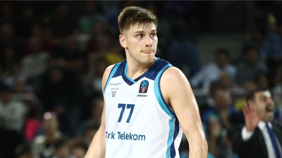 Φενέρμπαχτσε: «Κλείνει» τον 26χρονο Νέιτ Σεστίνα