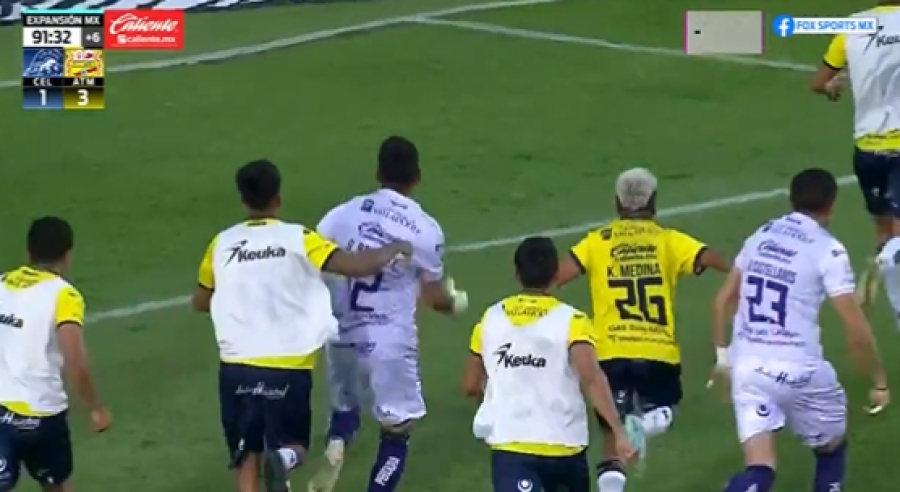 Τερματοφύλακας στο Μεξικό σκόραρε με... βολέ από τη μία περιοχή στην άλλη! (video)