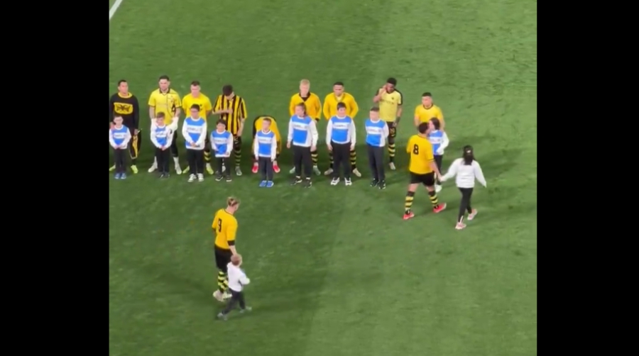 Η ΑΕΚ «μπήκε» στην OPAP Arena, φορώντας μερικές από τις όμορφες και εμβληματικές φανέλες της ιστορίας της! (video)