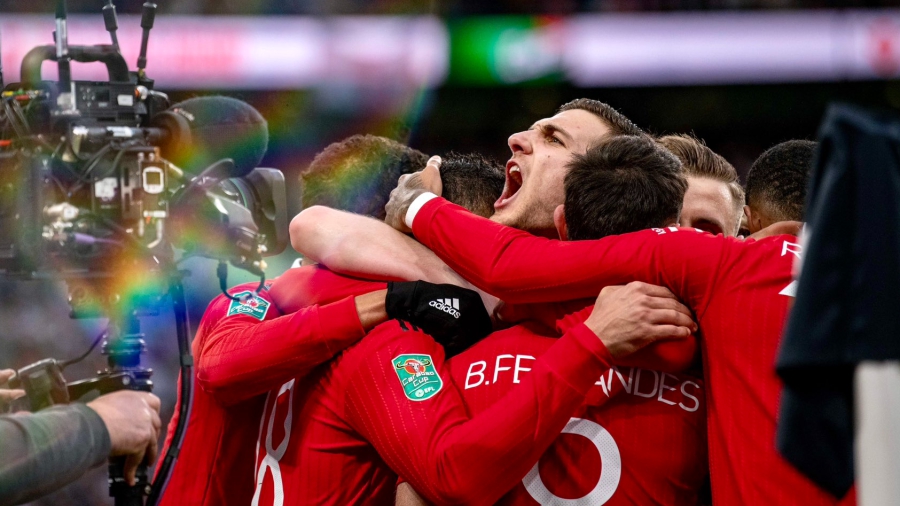 Μάντσεστερ Γιουνάιτεντ – Νιούκαστλ 2-0: Τρόπαιο ξανά, έξι χρόνια μετά, με την… αύρα του Τεν Χαγκ! (video)