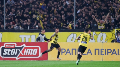 Αν σφυρίζονται όλα για όλους, μόνο η ΑΕΚ μπορεί να κοντράρει τον Ολυμπιακό μέχρι το τέλος