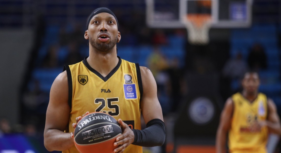 «Στο στόχαστρο της Μπολόνια ο Ακίλ Μίτσελ»