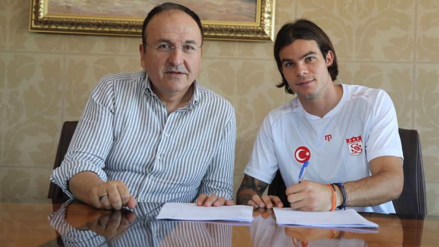 Επίσημο του Χαρίση στη Σίβασπορ