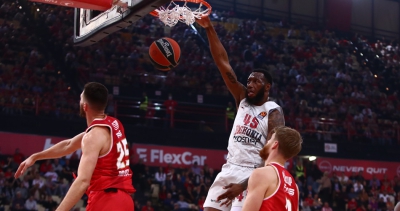 «Έ-έ-έρχεται!»: Αύριο στην Ελλάδα για τον Ολυμπιακό ο Ντόντα Χολ!