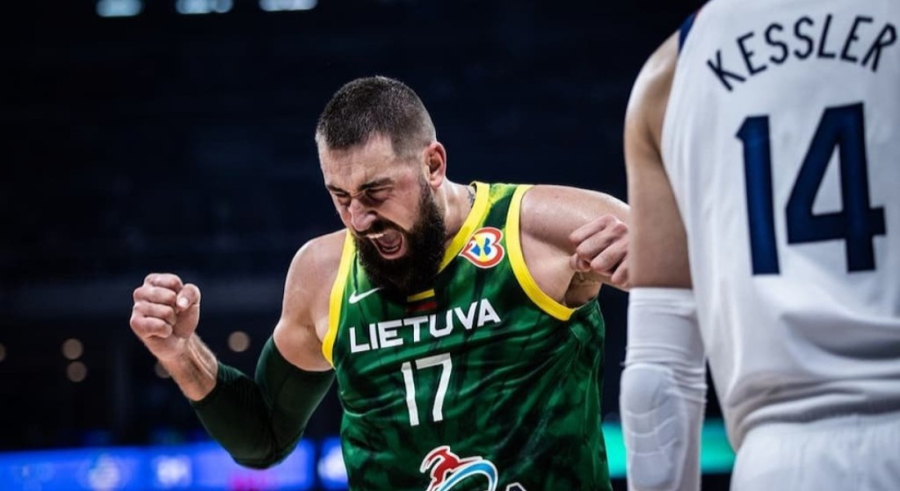 Ξεπέρασε τον Κλέιζα ο Βαλαντσιούνας - Πρώτος σκόρερ στην ιστορία της Λιθουανίας σε παγκόσμια κύπελλα!