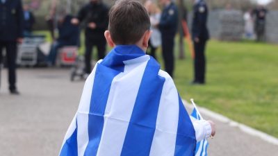 Η UEFA ευχήθηκε στην Ελλάδα για την 25η Μαρτίου με Euro 2004 και Ολυμπιακό! (pic)