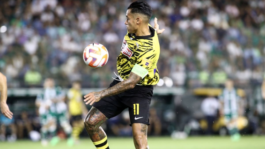 Αραούχο: «Απορώ πώς το άουτ έγινε κόρνερ και το φάουλ εκτός περιοχής, πέναλτι!» (video)