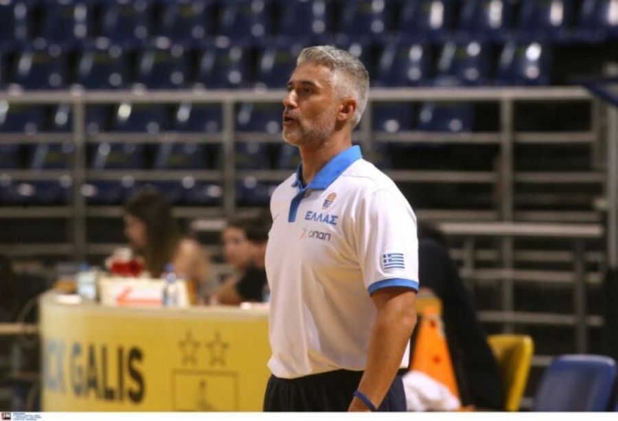 Εθνική Ελλάδος: Οι Ζιάγκος - Καλαμπόκης στον πάγκο των Εφήβων και Παίδων