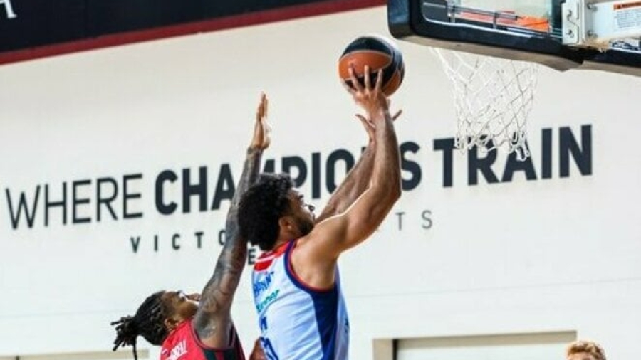 Δεν ξεφεύγει το σκορ στο Εφές - Τόφας και το pamestoixima.gr!