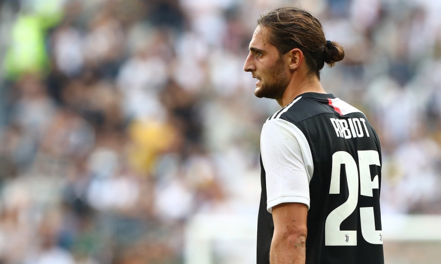 Η μητέρα και μάνατζερ του Ραμπιό ζητά 10 εκατ. ευρώ το χρόνο από την Μάντσεστερ Γιουνάιτεντ!