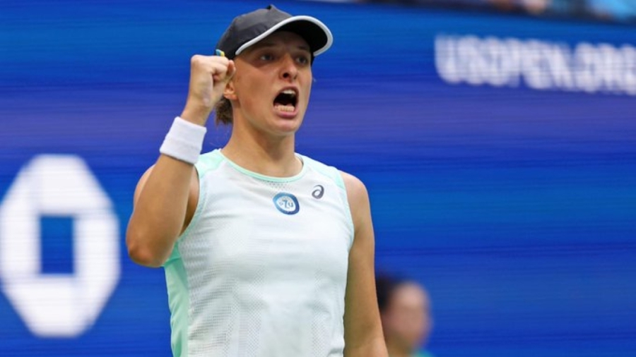 «Βασίλισσα» και στο US Open η Σφιόντεκ (2-0 σετ την Ζαμπέ)! (video)